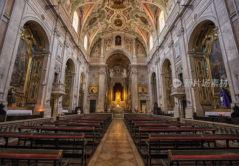 葡萄牙里斯本希亚多区，Basílica de Nossa Senhora dos Mártires(殉道者圣母)的内景